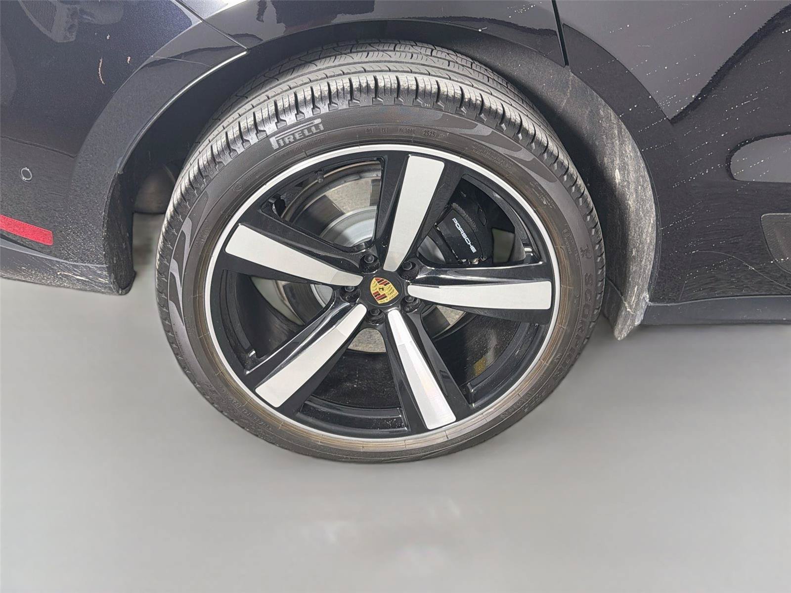 Certified 2026 Porsche Macan GTS AWD/4WD image 13