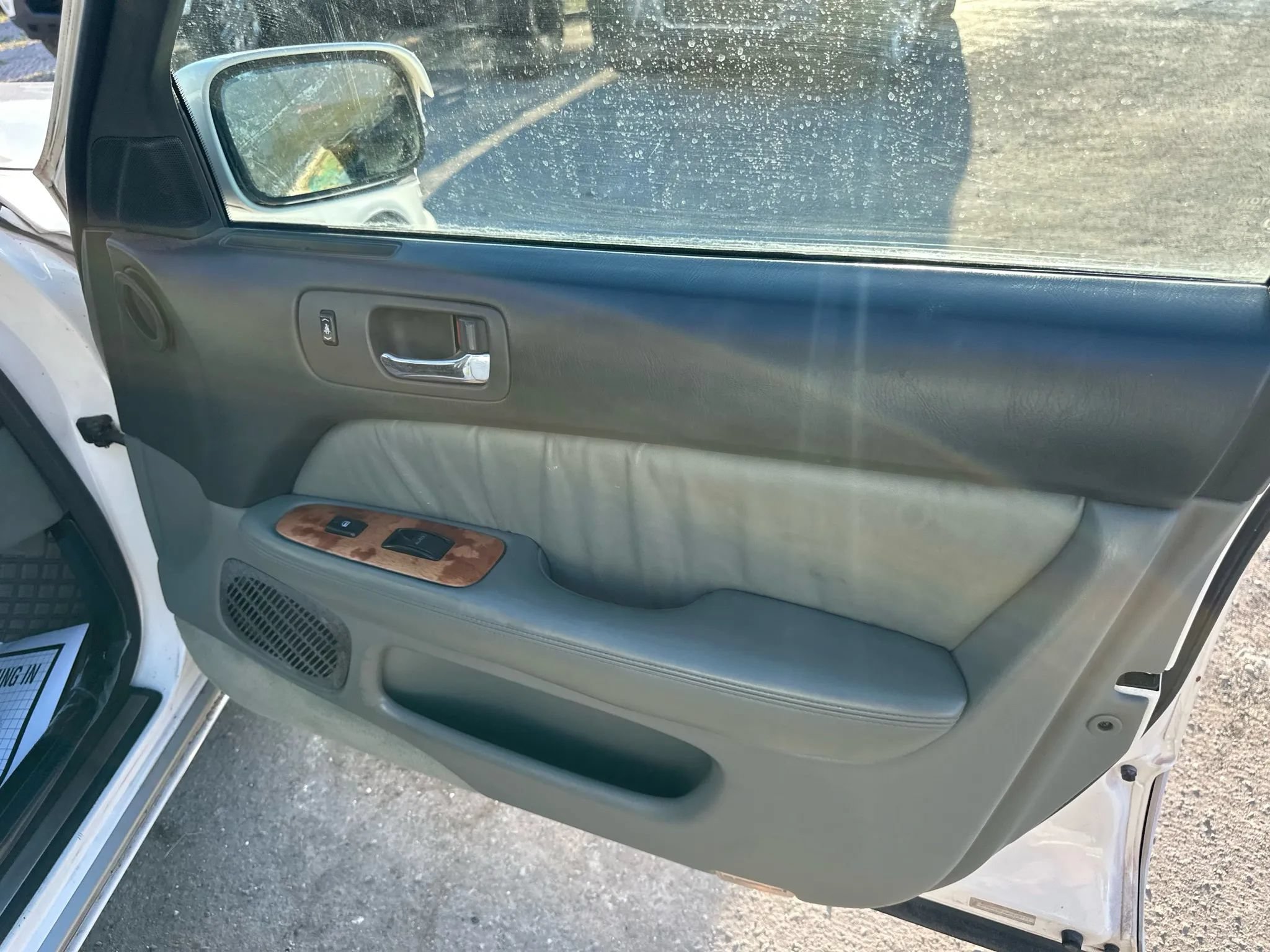 Used 1998 Lexus LS 400 RWD image 25