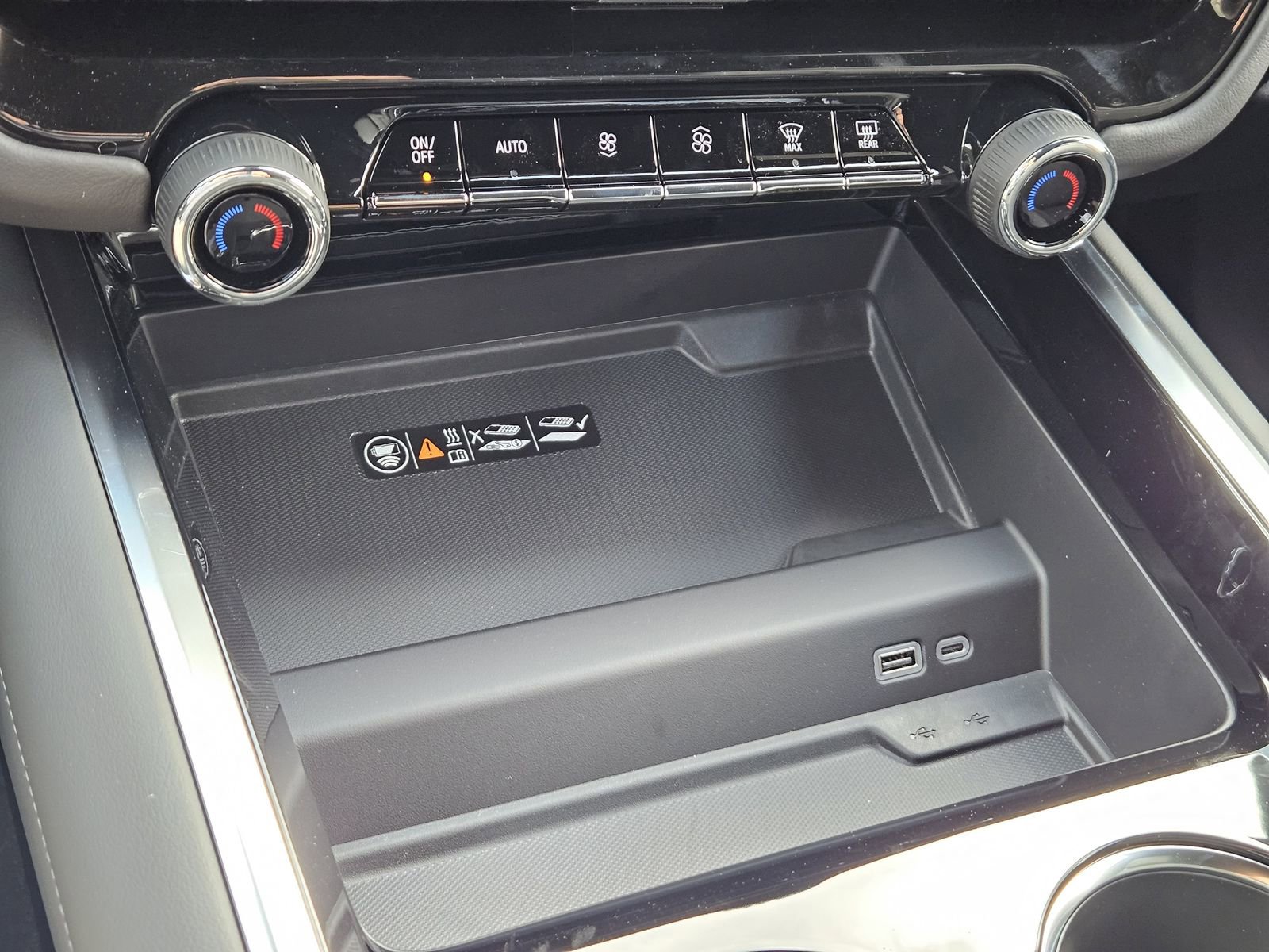 New 2026 Chevrolet Suburban LT w/ Comfort Package image 19