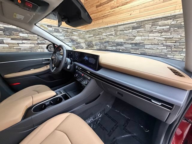 Used 2025 Hyundai Sonata Limited FWD image 15
