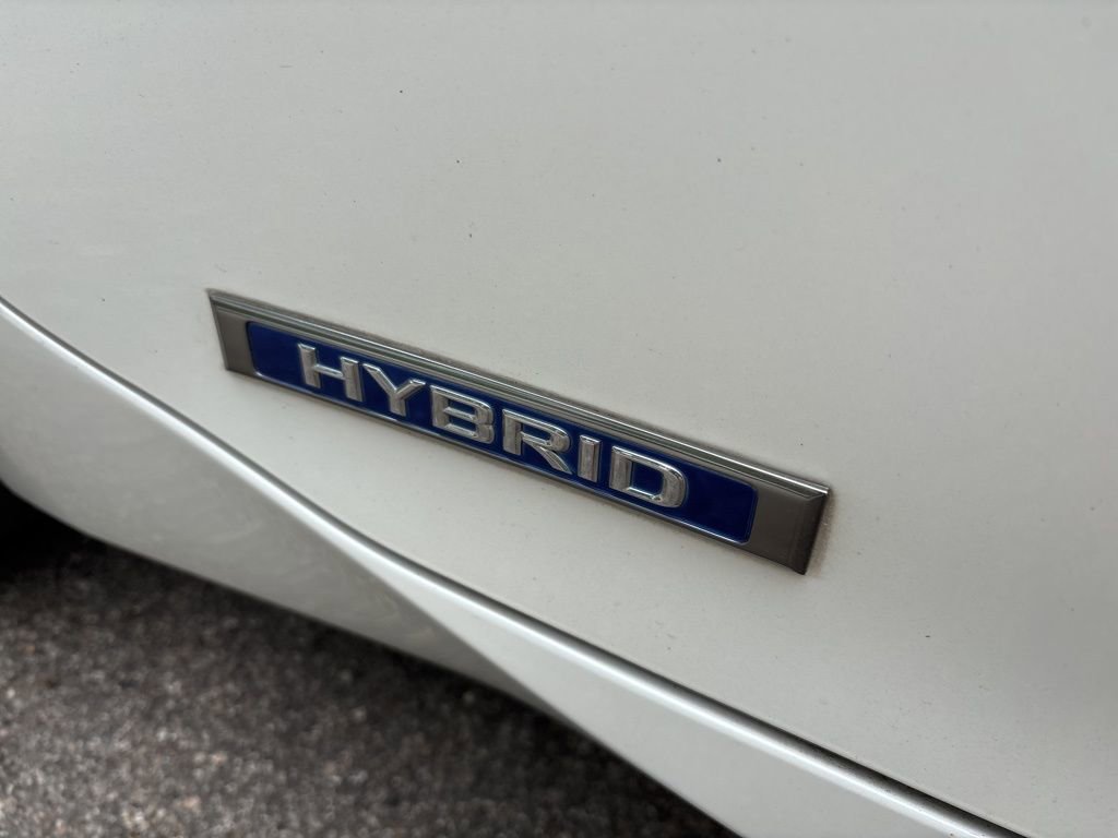 Used 2015 Lexus ES 300h w/ Navigation System Package image 32