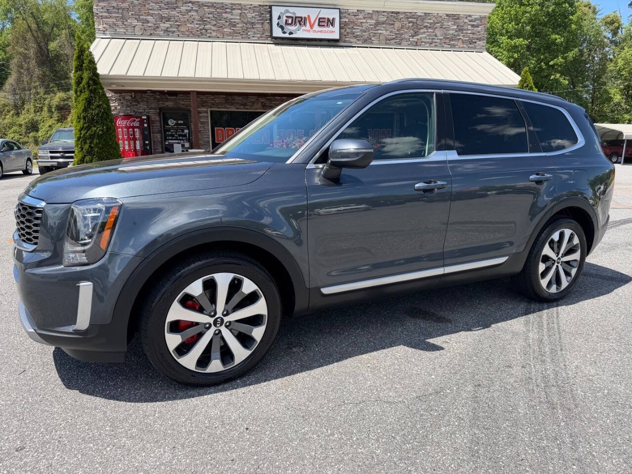 Used 2020 Kia Telluride S AWD/4WD image 1