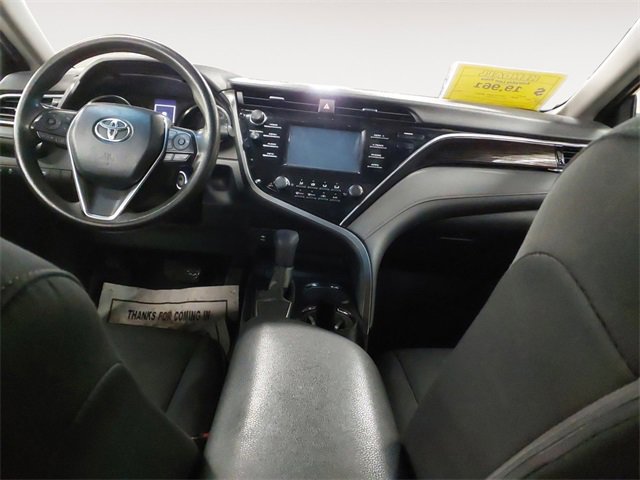 Used 2018 Toyota Camry LE image 11