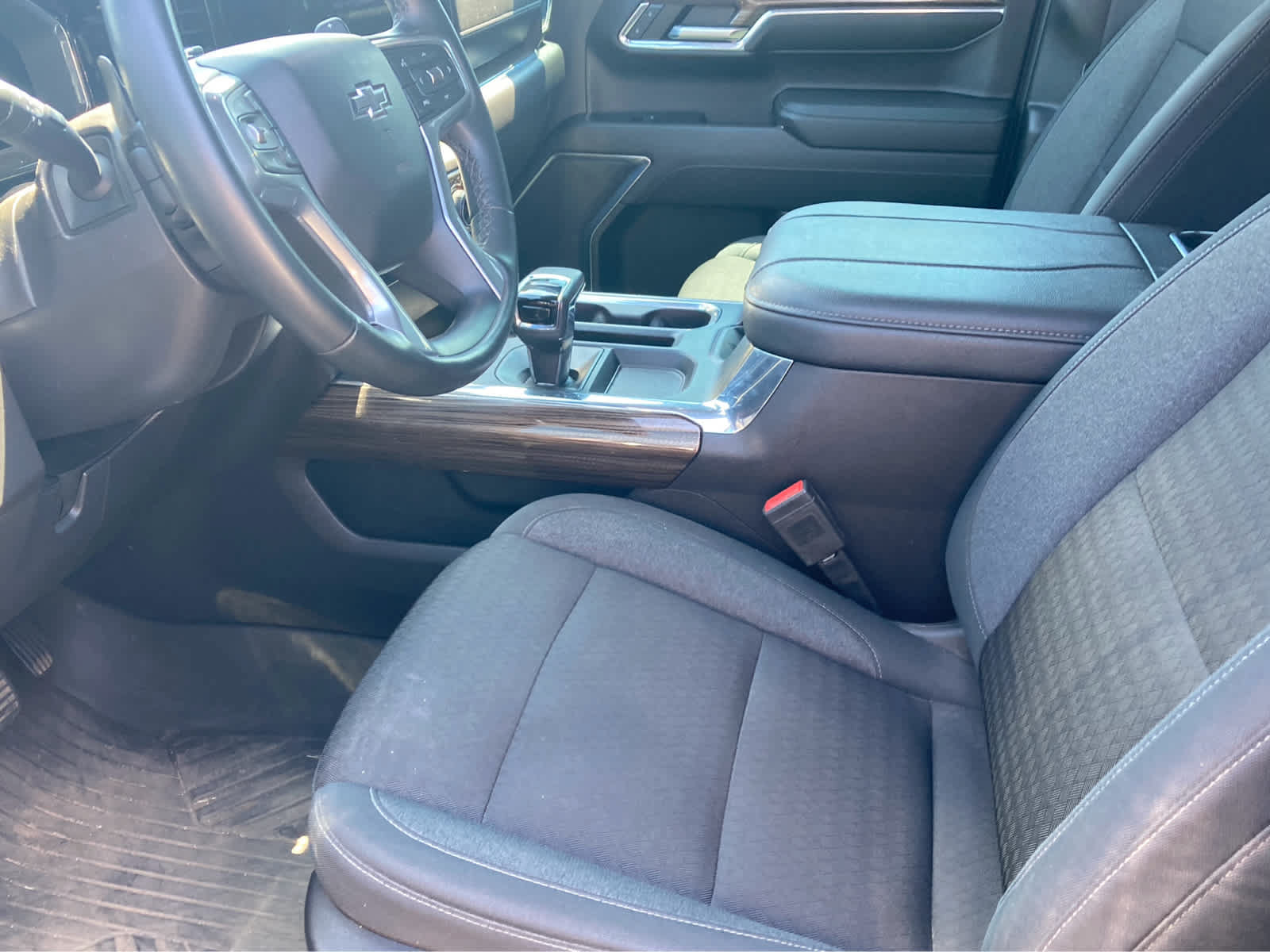 Used 2024 Chevrolet Silverado 1500 LT Trail Boss AWD/4WD image 6