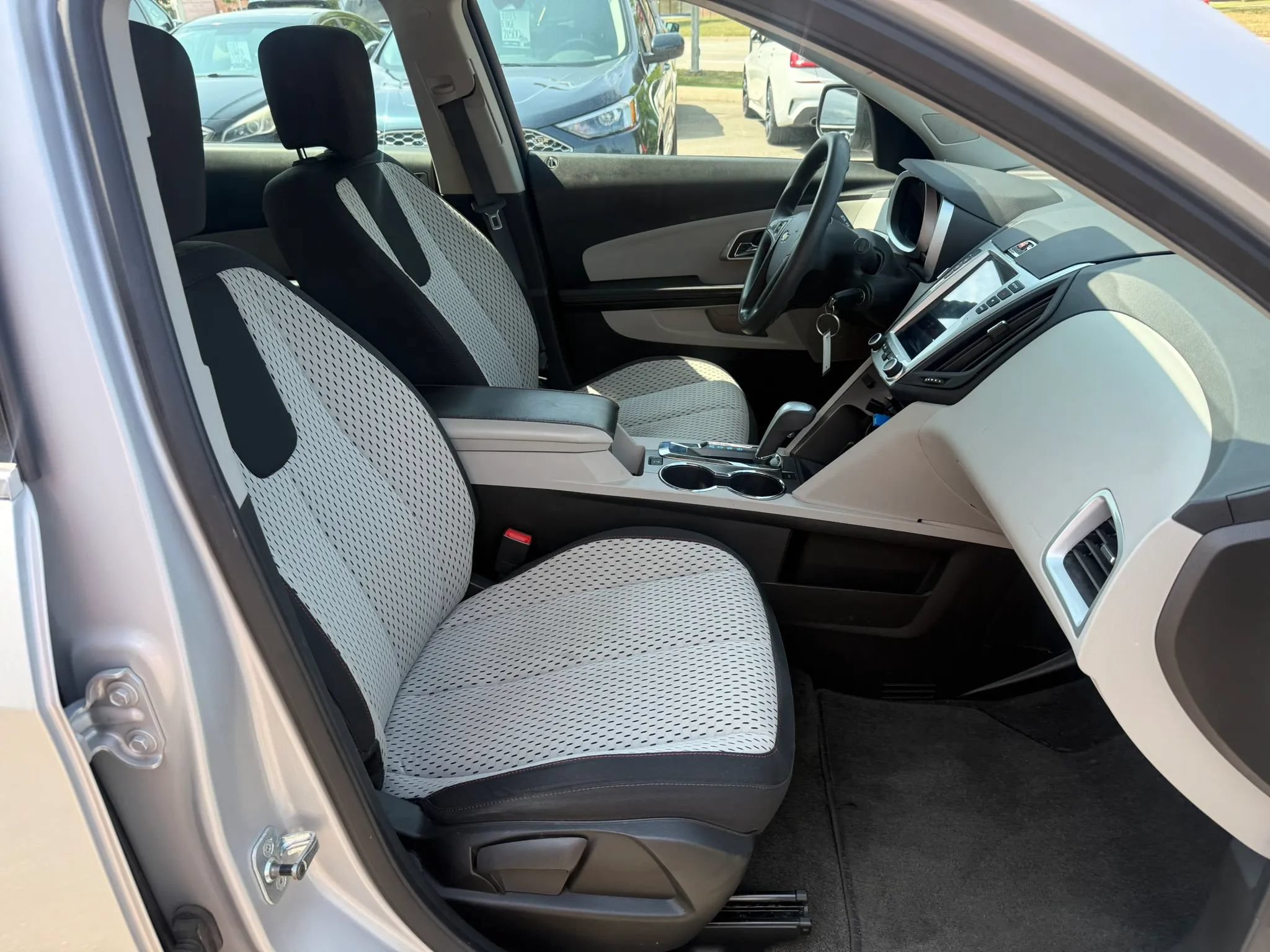 Used 2010 Chevrolet Equinox LS FWD image 25