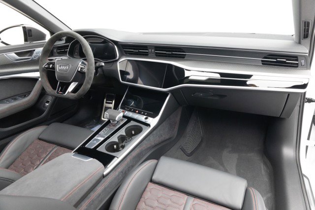 Used 2024 Audi RS 6 performance w/ Matte Carbon Package image 2