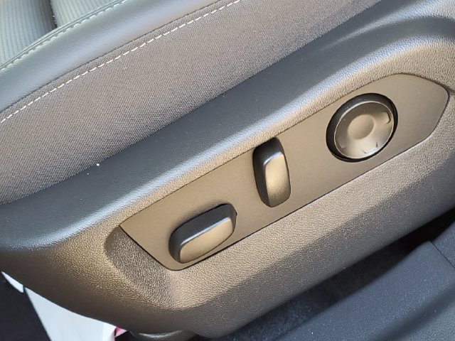 Certified 2024 Buick Envision Preferred AWD/4WD image 8