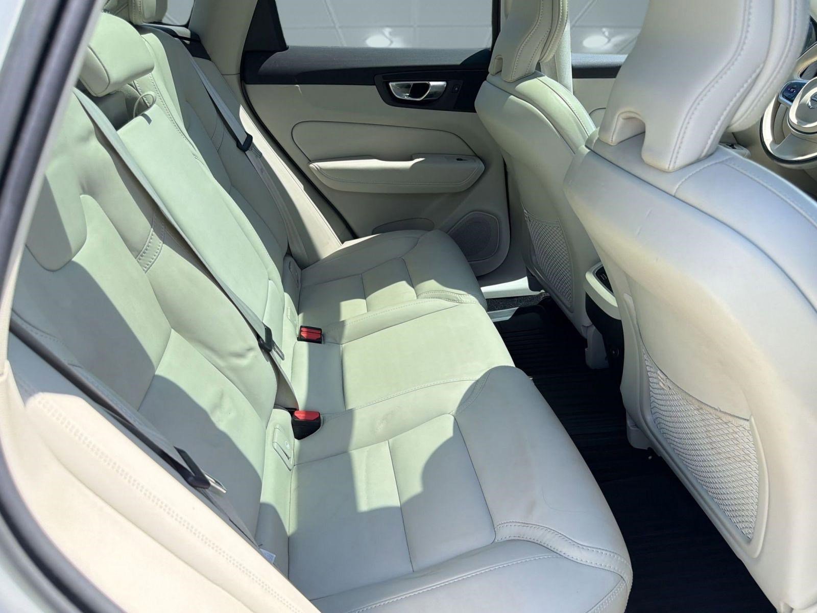 Used 2023 Volvo XC60 B5 Ultimate w/ Climate Package image 29