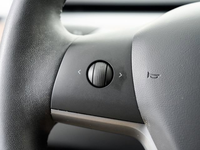 Used 2020 Tesla Model 3 Standard Range Plus image 11