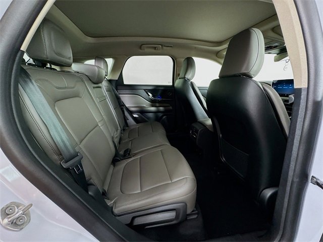 Used 2025 Lincoln Corsair Reserve w/ Equipment Group 202A image 48