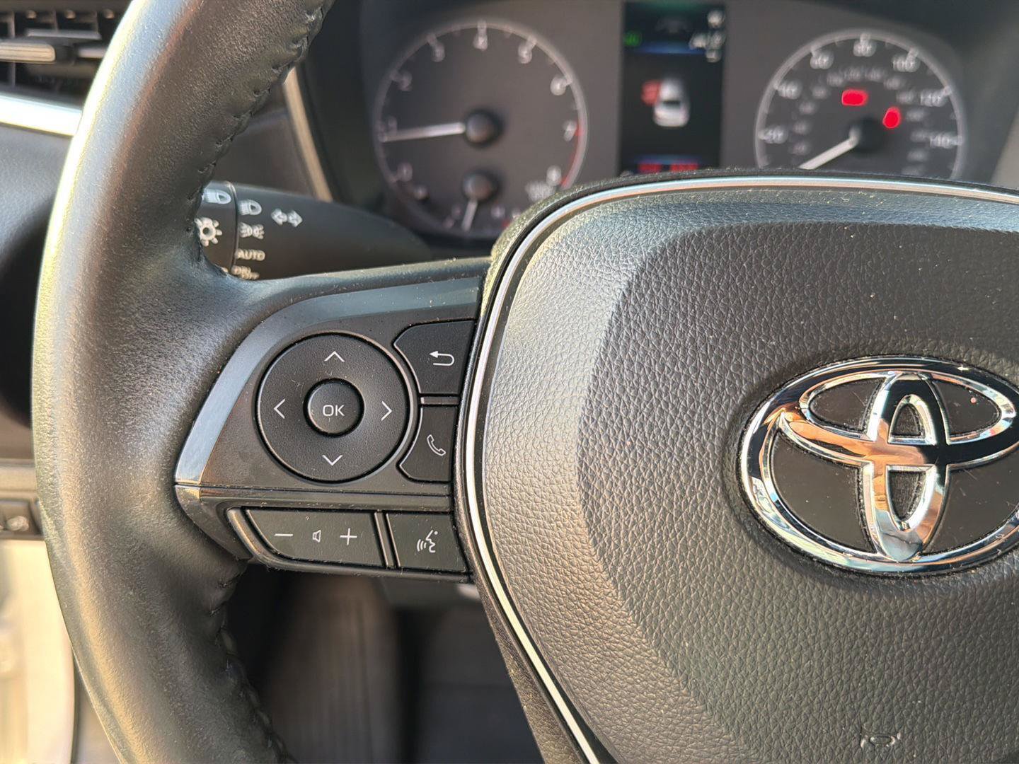 Used 2024 Toyota Corolla SE FWD image 20