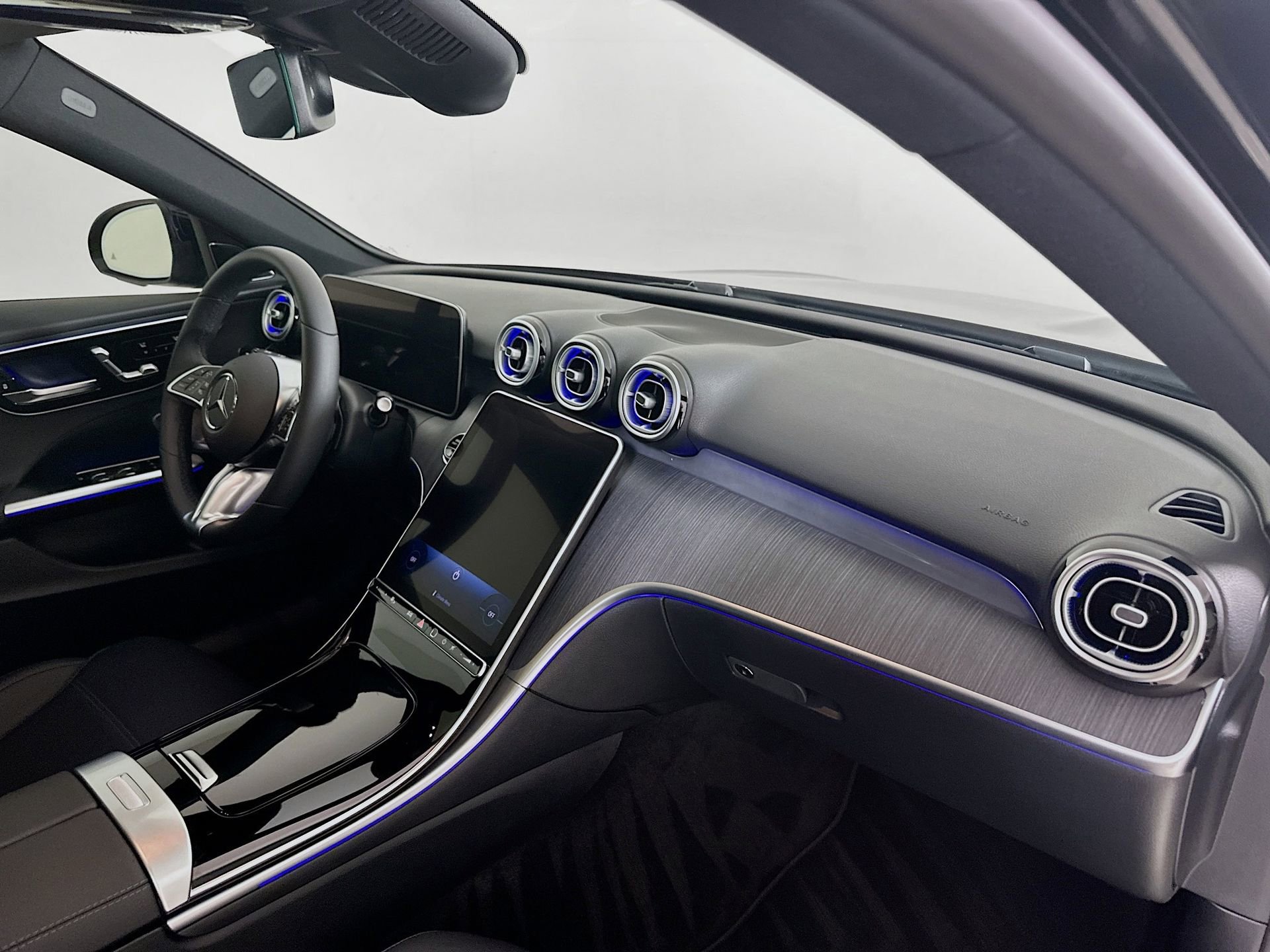 Used 2025 Mercedes-Benz C 300 Sedan image 32