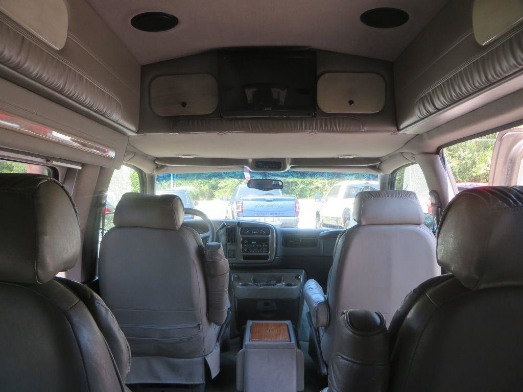 Used 2002 GMC Savana 1500 w/ SLE Marketing Option Pkg 3 RWD image 18