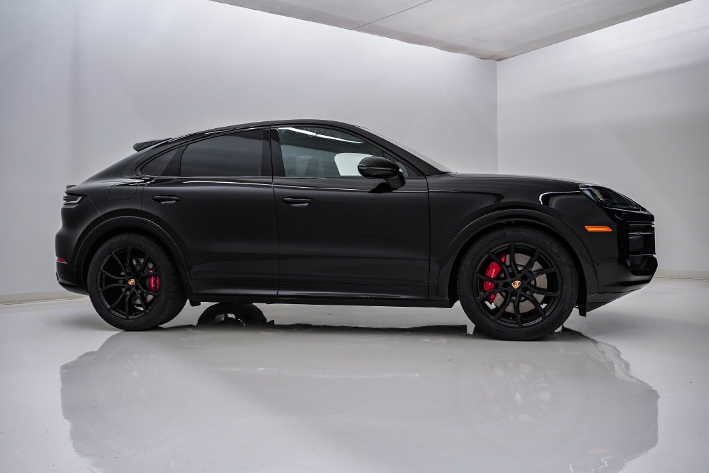 New 2026 Porsche Cayenne GTS AWD/4WD image 9