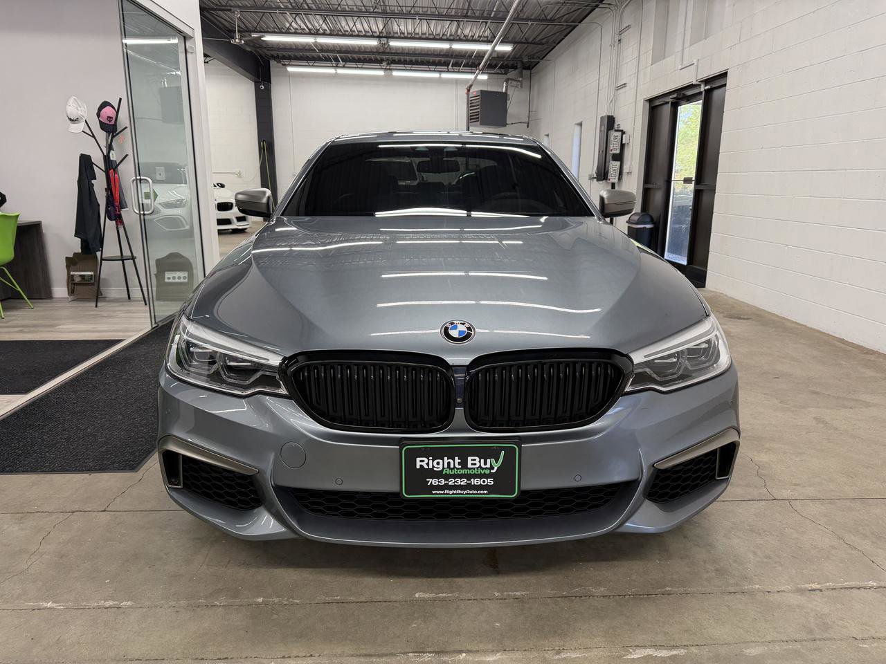 Used 2019 BMW M550i xDrive w/ Premium Package AWD/4WD image 2