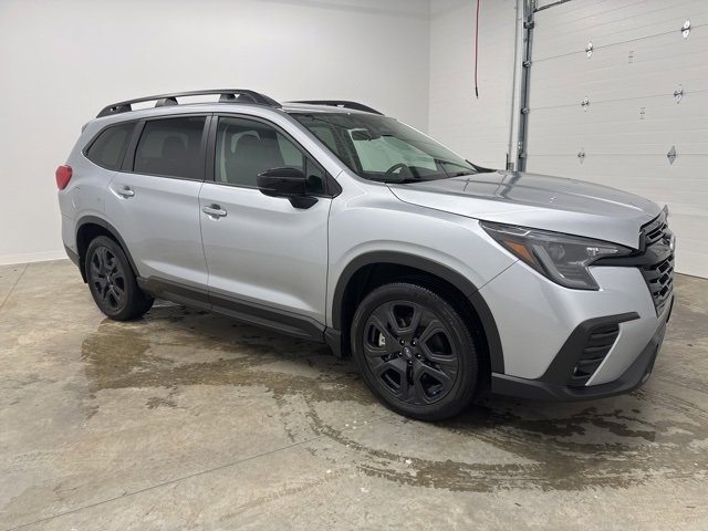 Used 2025 Subaru Ascent Bronze Edition w/ Onyx Package image 3