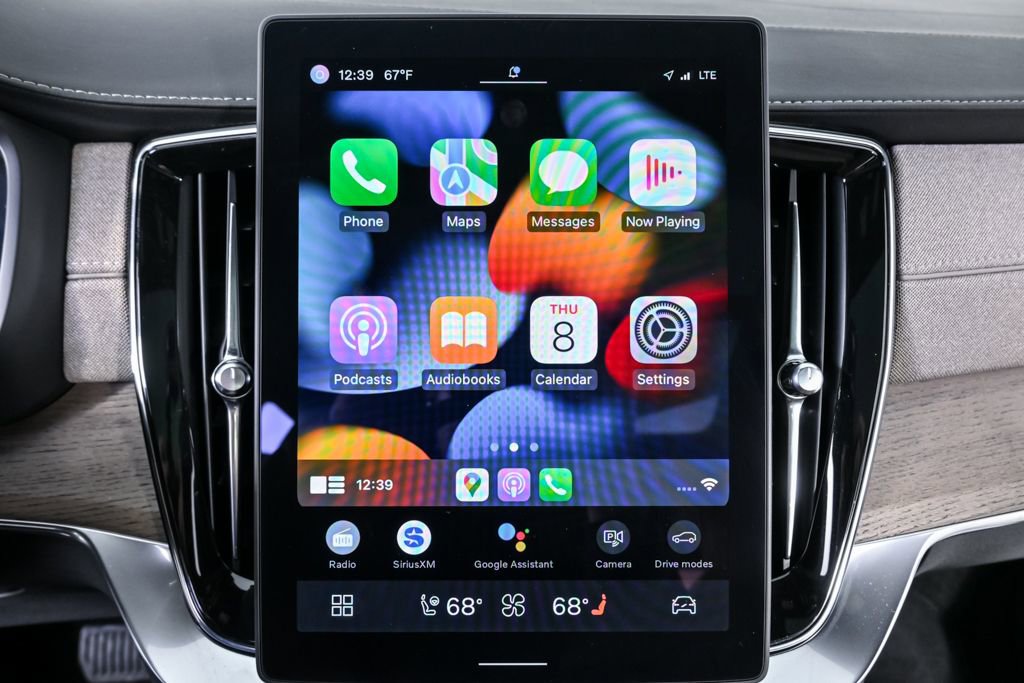 Certified 2025 Volvo XC90 B6 Plus image 18