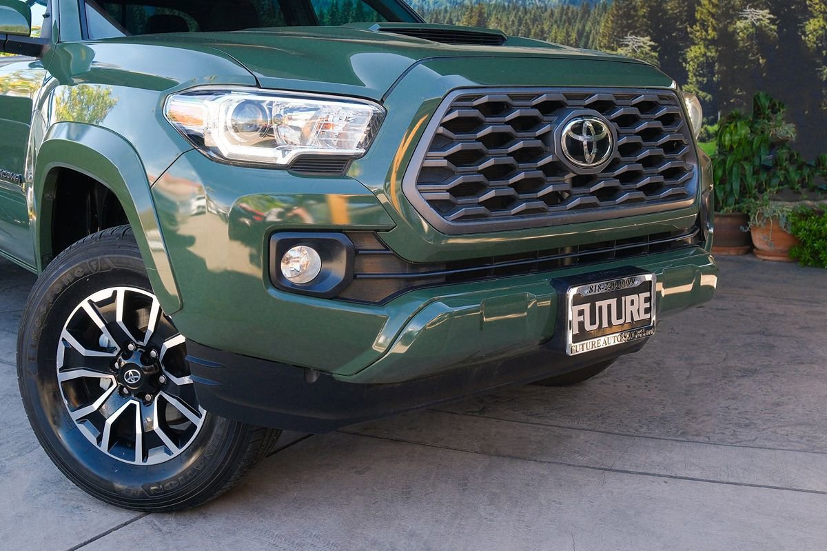 Used 2021 Toyota Tacoma TRD Sport w/ Technology Package image 7