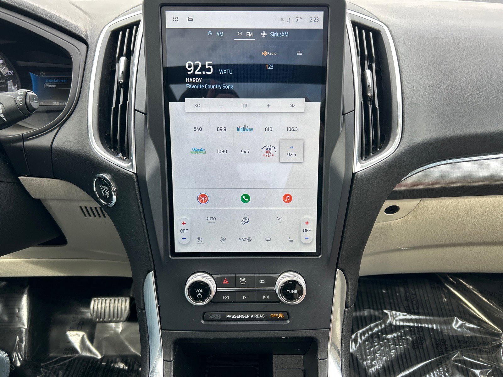 Certified 2022 Ford Edge Titanium AWD/4WD image 27