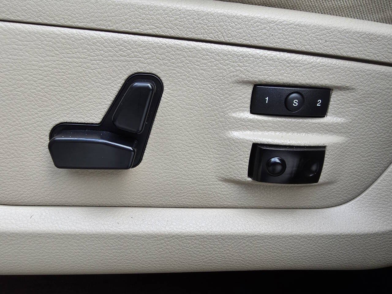 Used 2018 RAM 1500 Laramie w/ Convenience Group AWD/4WD image 22