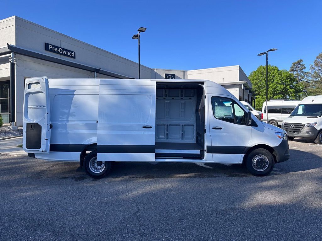New 2025 Mercedes-Benz Sprinter 3500 image 24