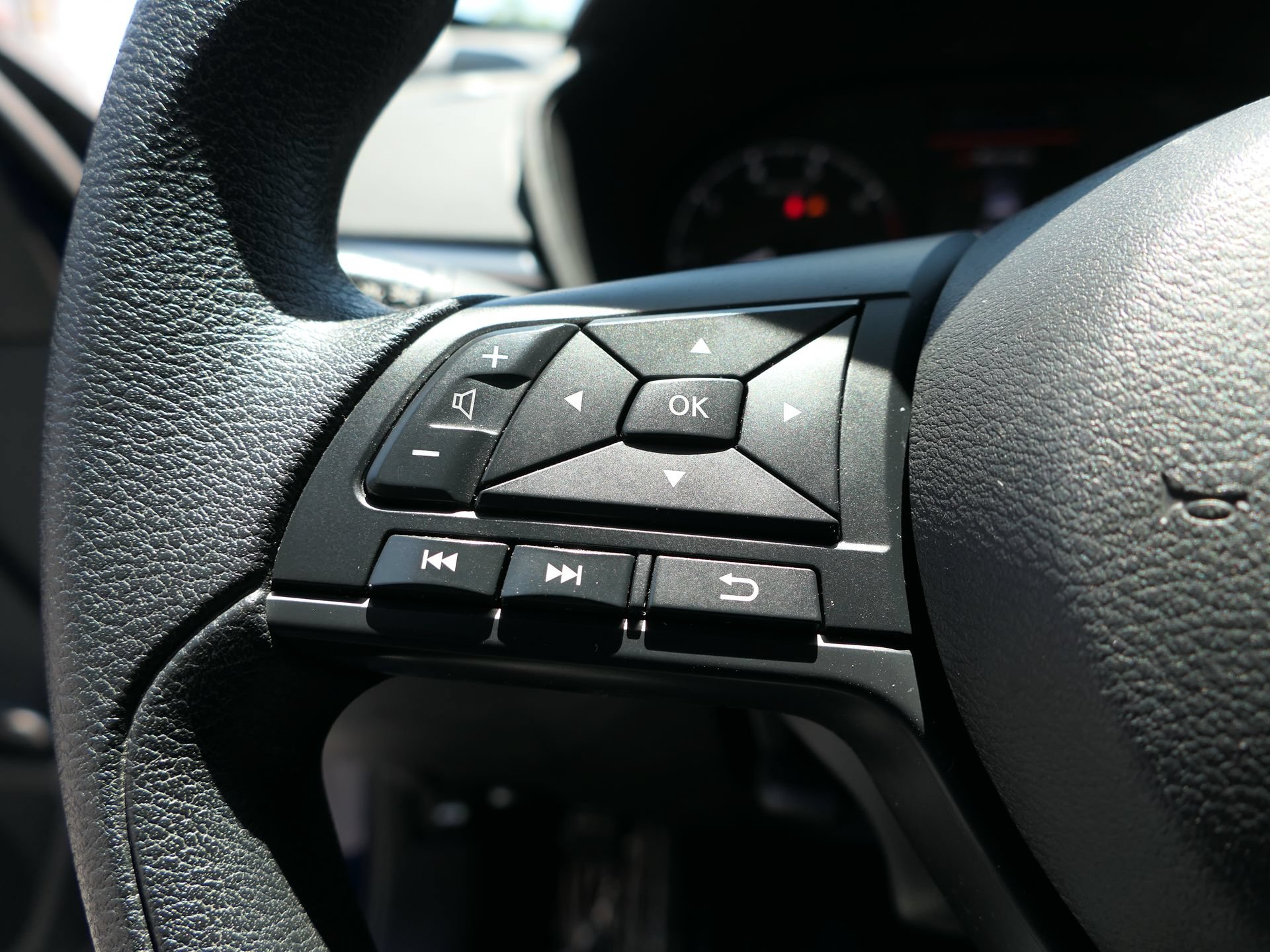 Used 2024 Nissan Altima 2.5 S FWD image 15