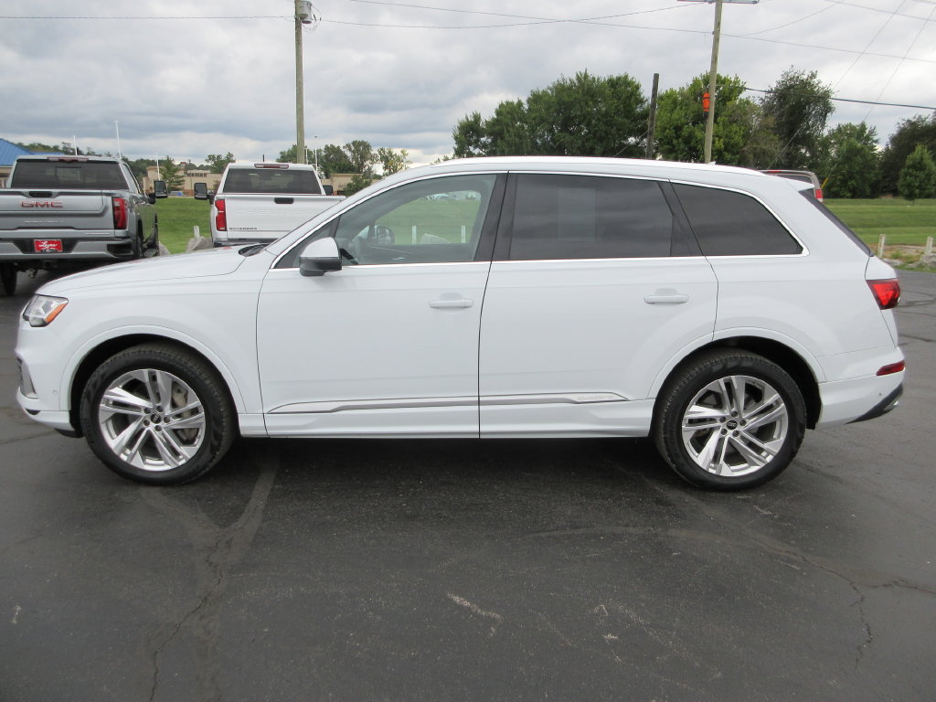 Used 2023 Audi Q7 3.0T Premium w/ Convenience Package AWD/4WD image 10