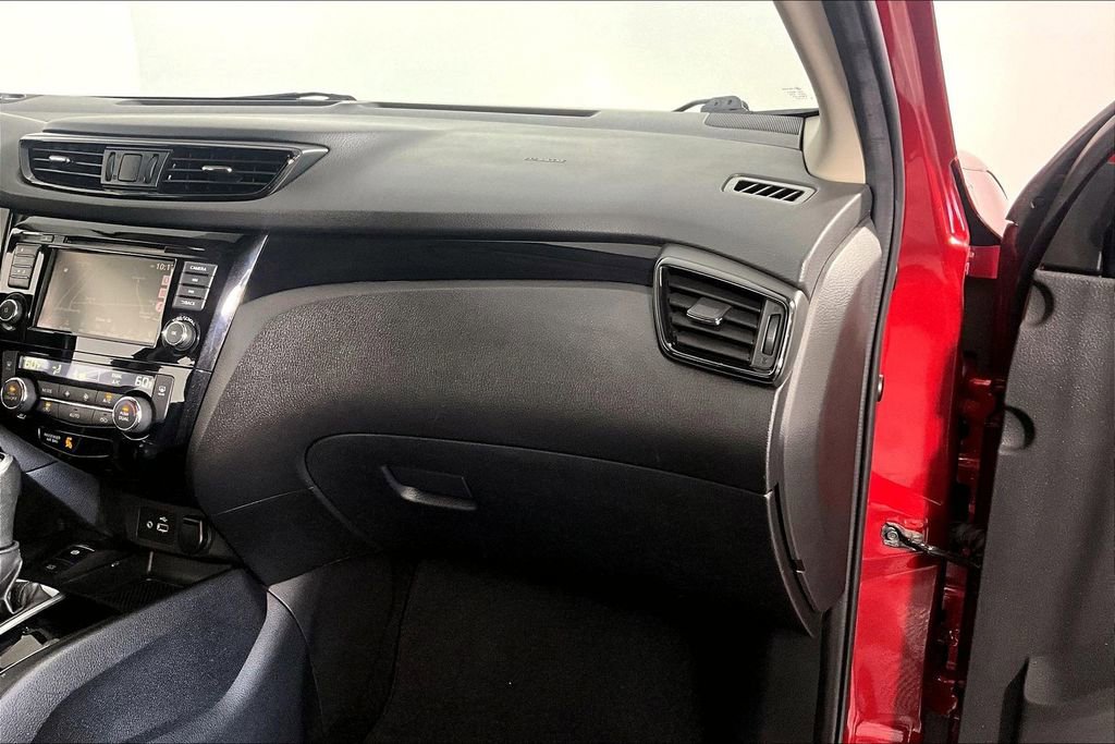 Used 2019 Nissan Rogue Sport SV w/ Technology Package FWD image 16