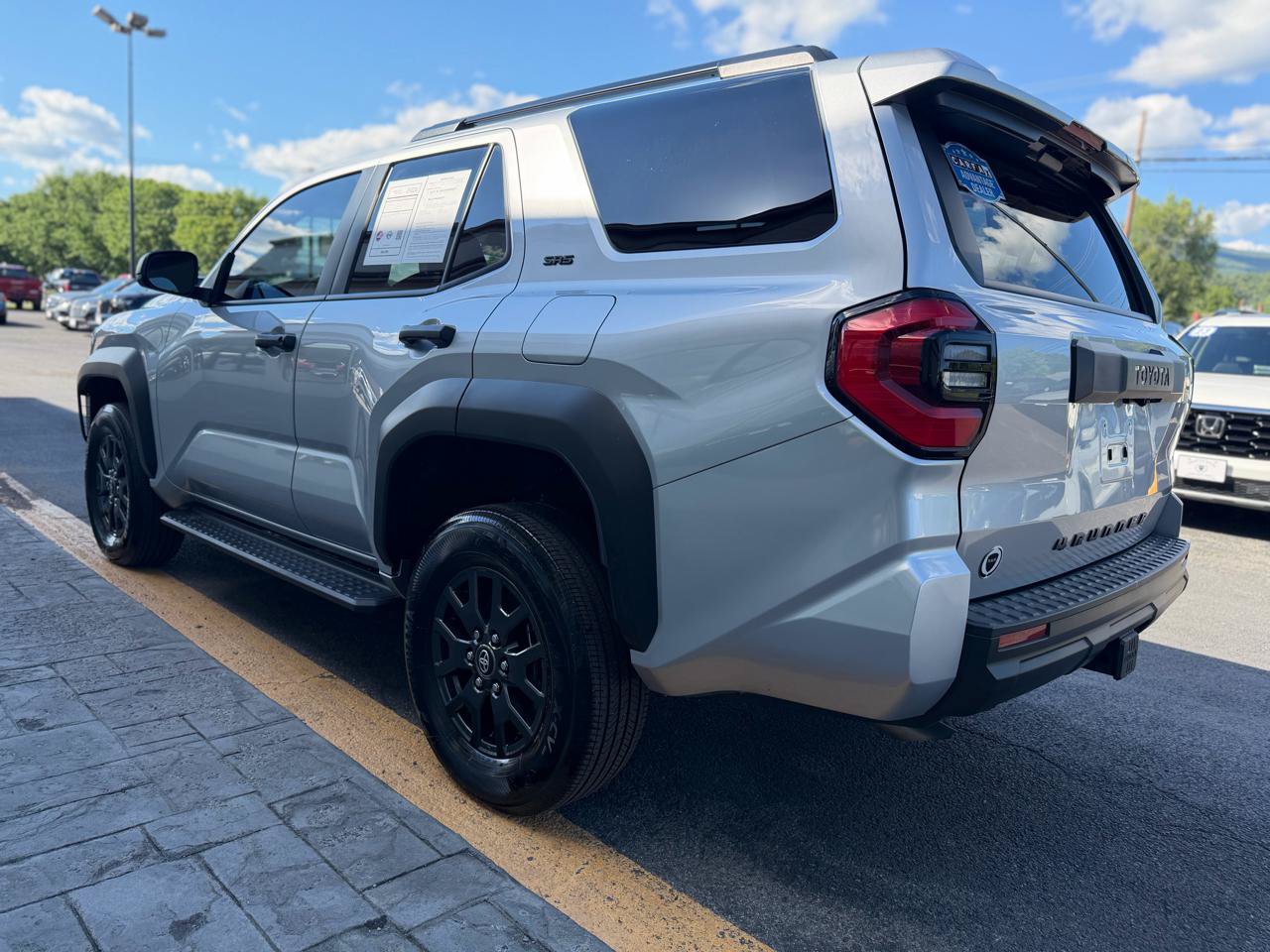 Used 2025 Toyota 4Runner SR5 AWD/4WD image 6