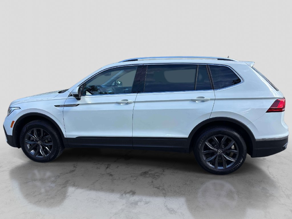 Certified 2023 Volkswagen Tiguan SE AWD/4WD image 2