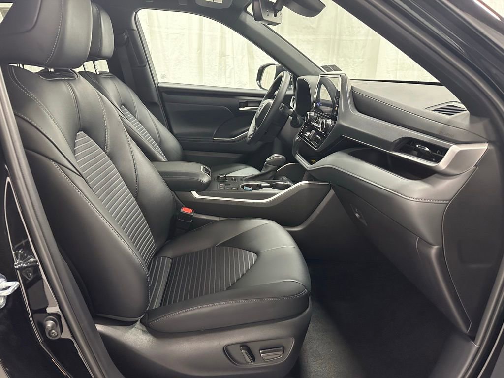 Used 2025 Toyota Highlander XSE image 67