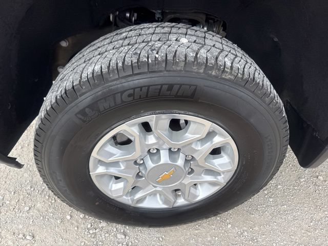 Used 2025 Chevrolet Silverado 2500 LT w/ Convenience Package AWD/4WD image 13