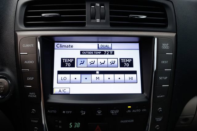 Used 2011 Lexus IS 350 4dr Sedan RWD image 39