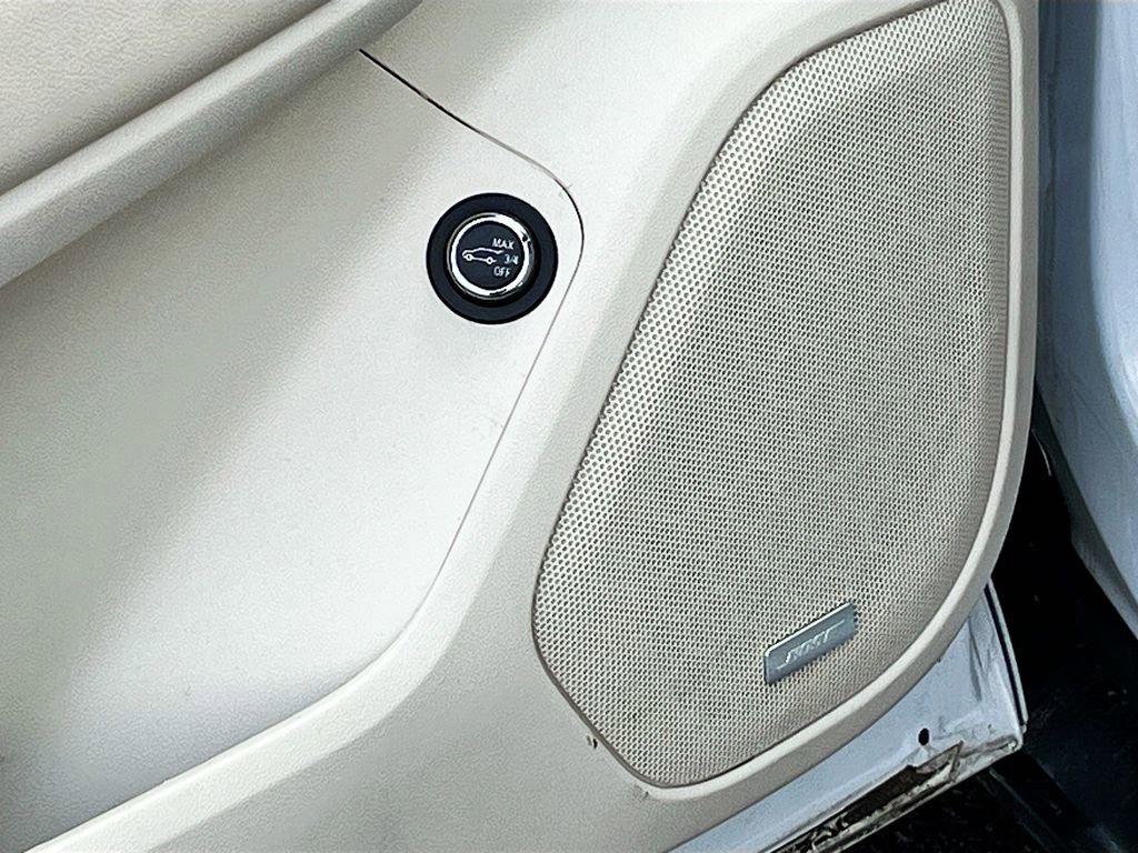 Used 2023 GMC Acadia Denali w/ Denali Ultimate Package image 19