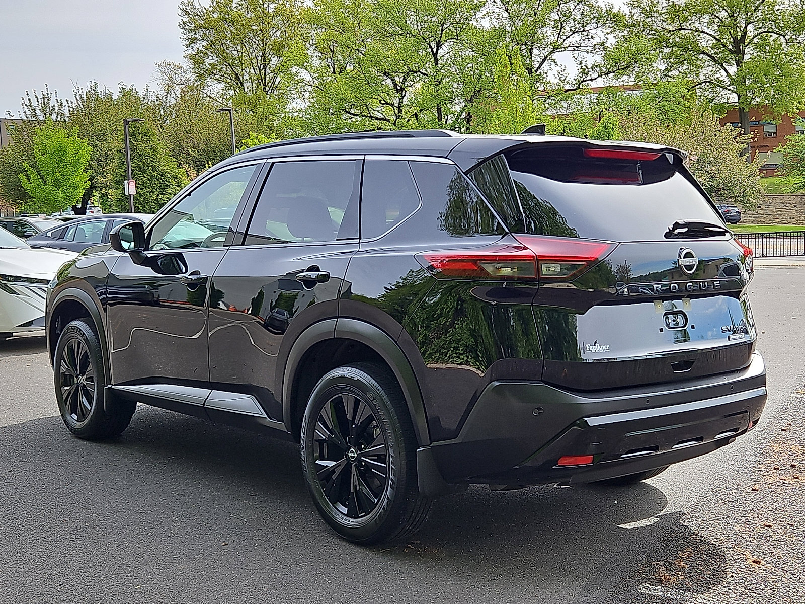 Certified 2023 Nissan Rogue SV w/ SV Premium B Package AWD/4WD image 4