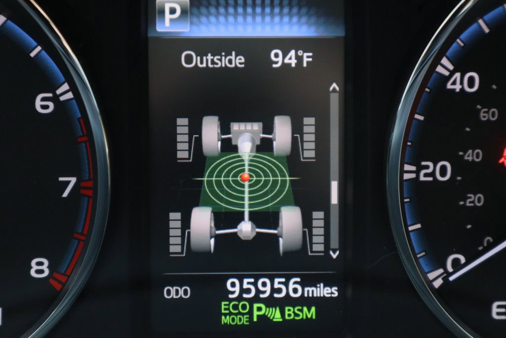 Used 2018 Toyota RAV4 Limited w/ Advanced Technology Package image 13