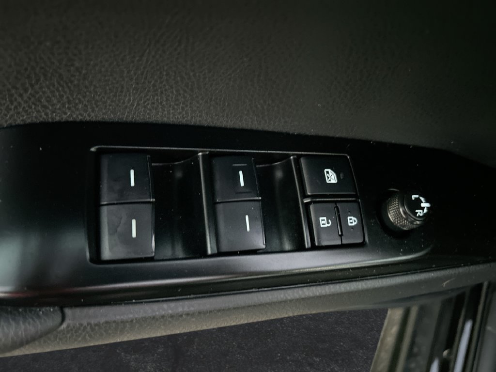 Used 2026 Toyota Camry SE FWD image 13