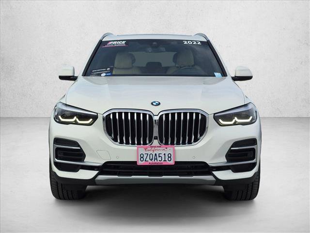 Certified 2022 BMW X5 xDrive40i w/ Parking Assistance Package AWD/4WD image 2