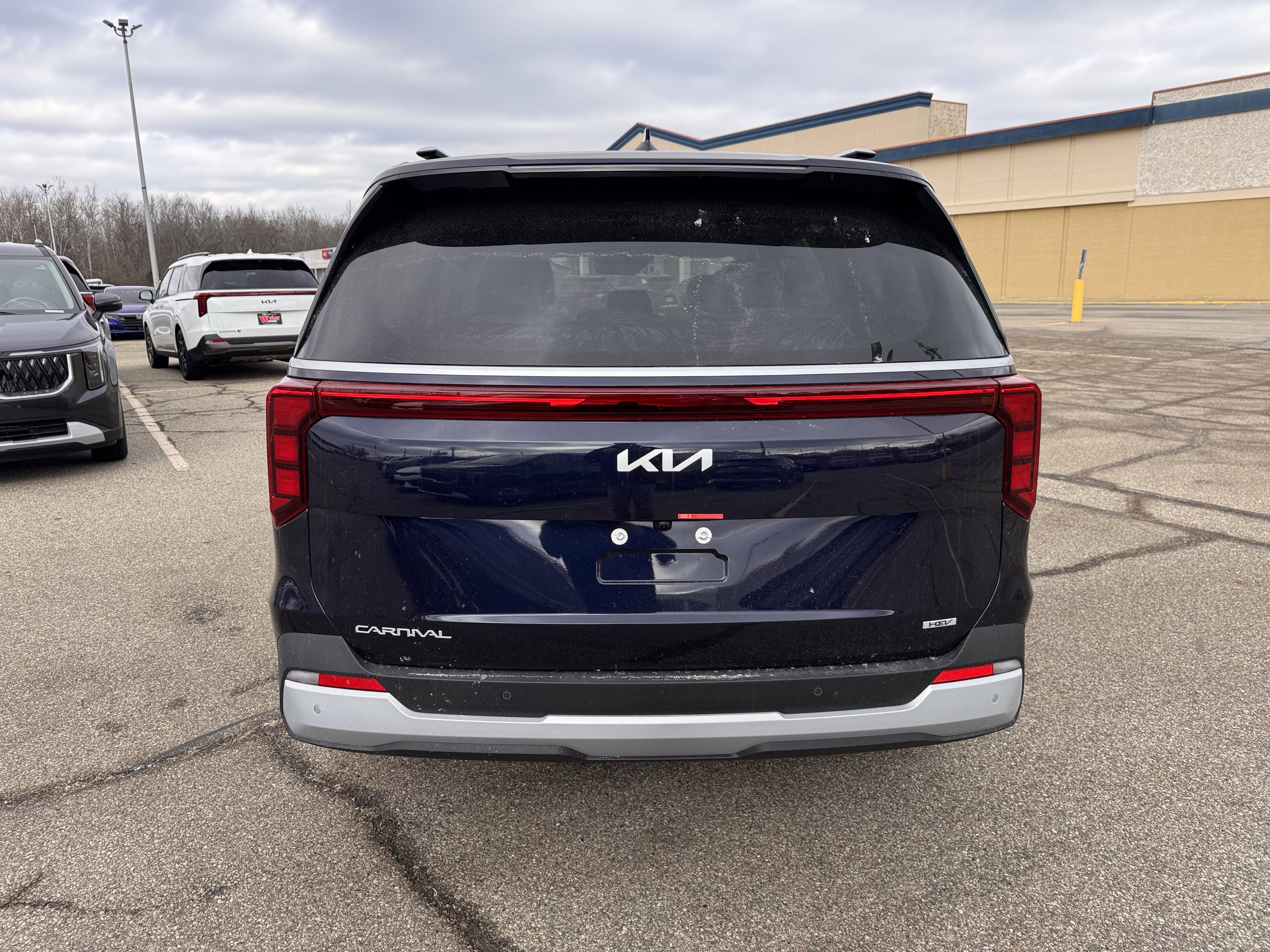 New 2026 Kia Carnival EX image 5