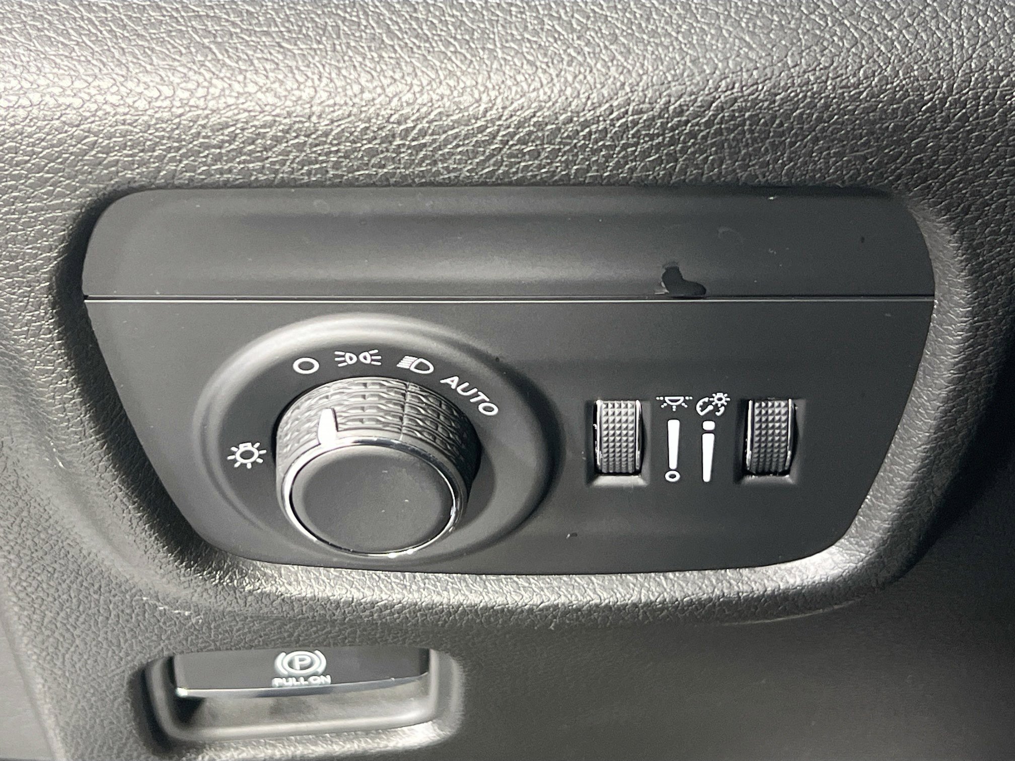 Used 2023 Jeep Grand Cherokee Altitude image 10