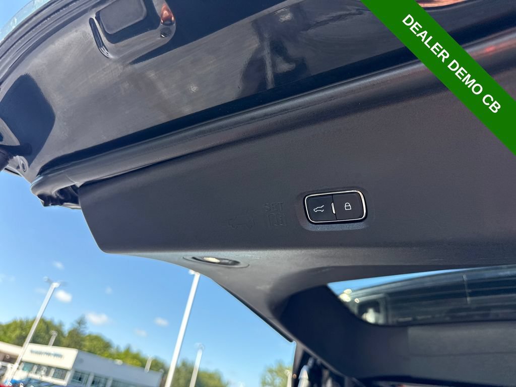 Used 2025 Ford Expedition Active AWD/4WD image 15