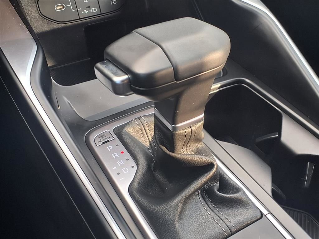 Used 2026 Kia Sorento LX FWD image 7