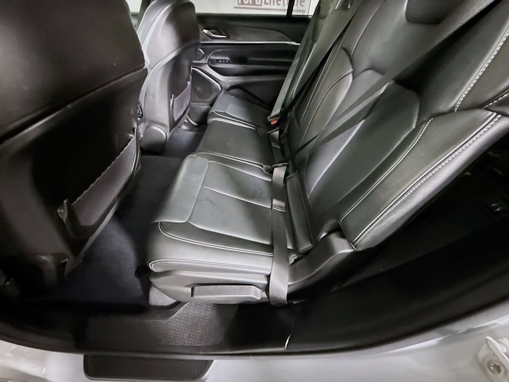 Used 2023 Jeep Grand Cherokee L Overland w/ Advanced Protech Group III AWD/4WD image 30