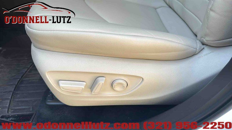 Used 2022 Toyota Highlander XLE FWD image 12