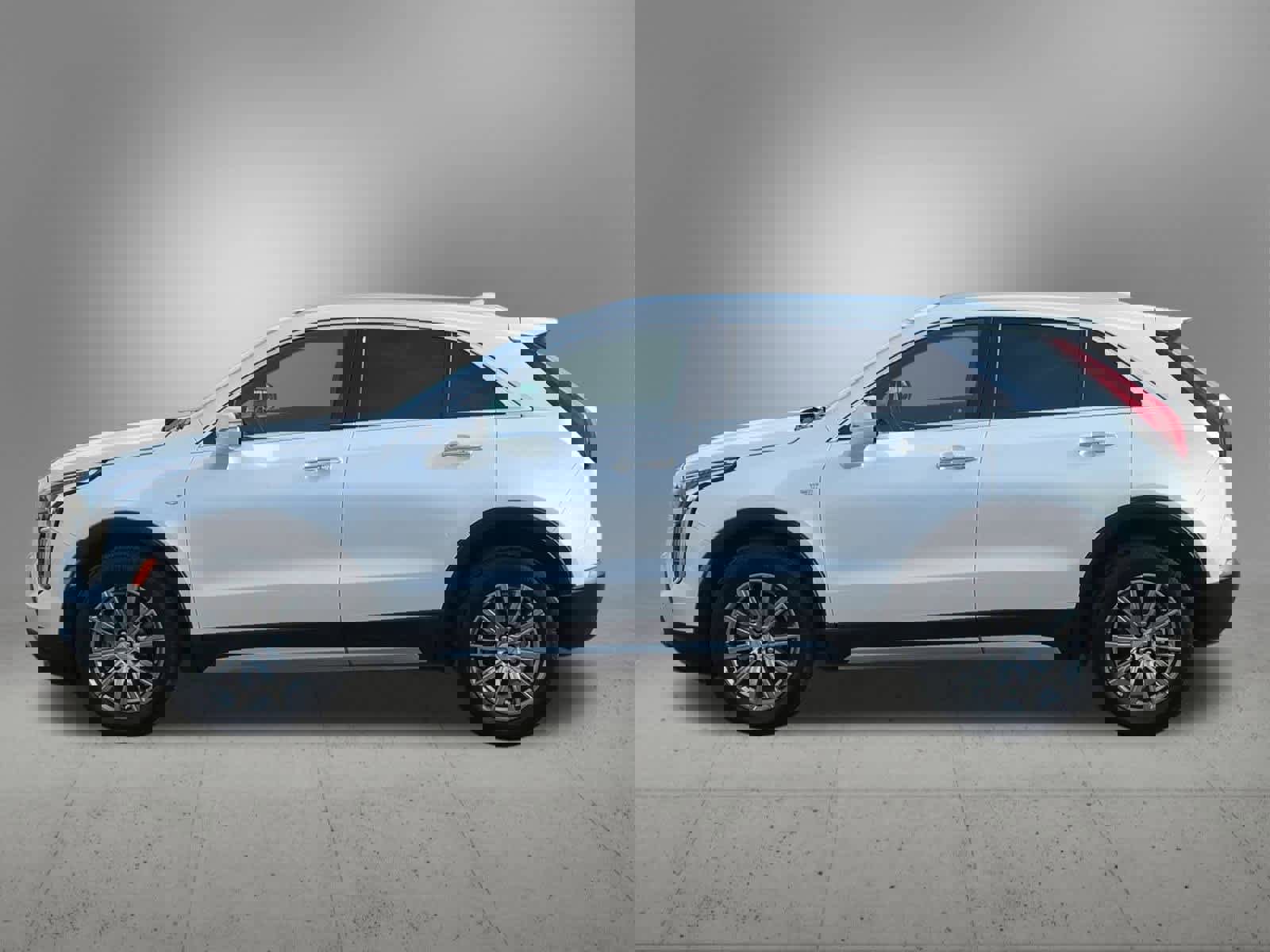 Used 2021 Cadillac XT4 Premium Luxury w/ Cold Weather Package image 3