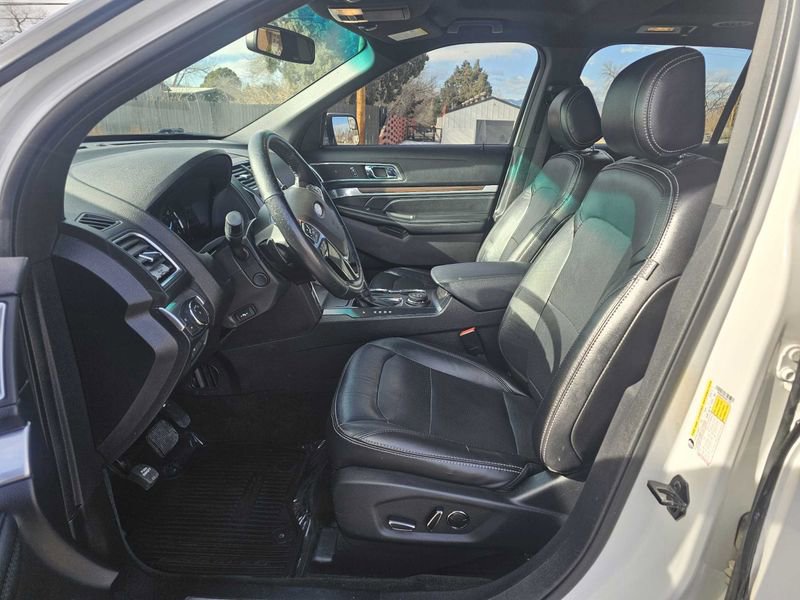 Used 2016 Ford Explorer Limited w/ Class II Trailer Tow Package image 9