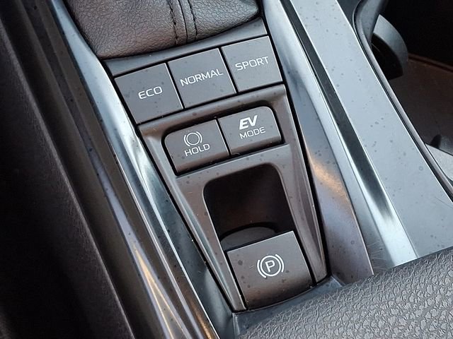 Used 2025 Toyota Camry LE image 27