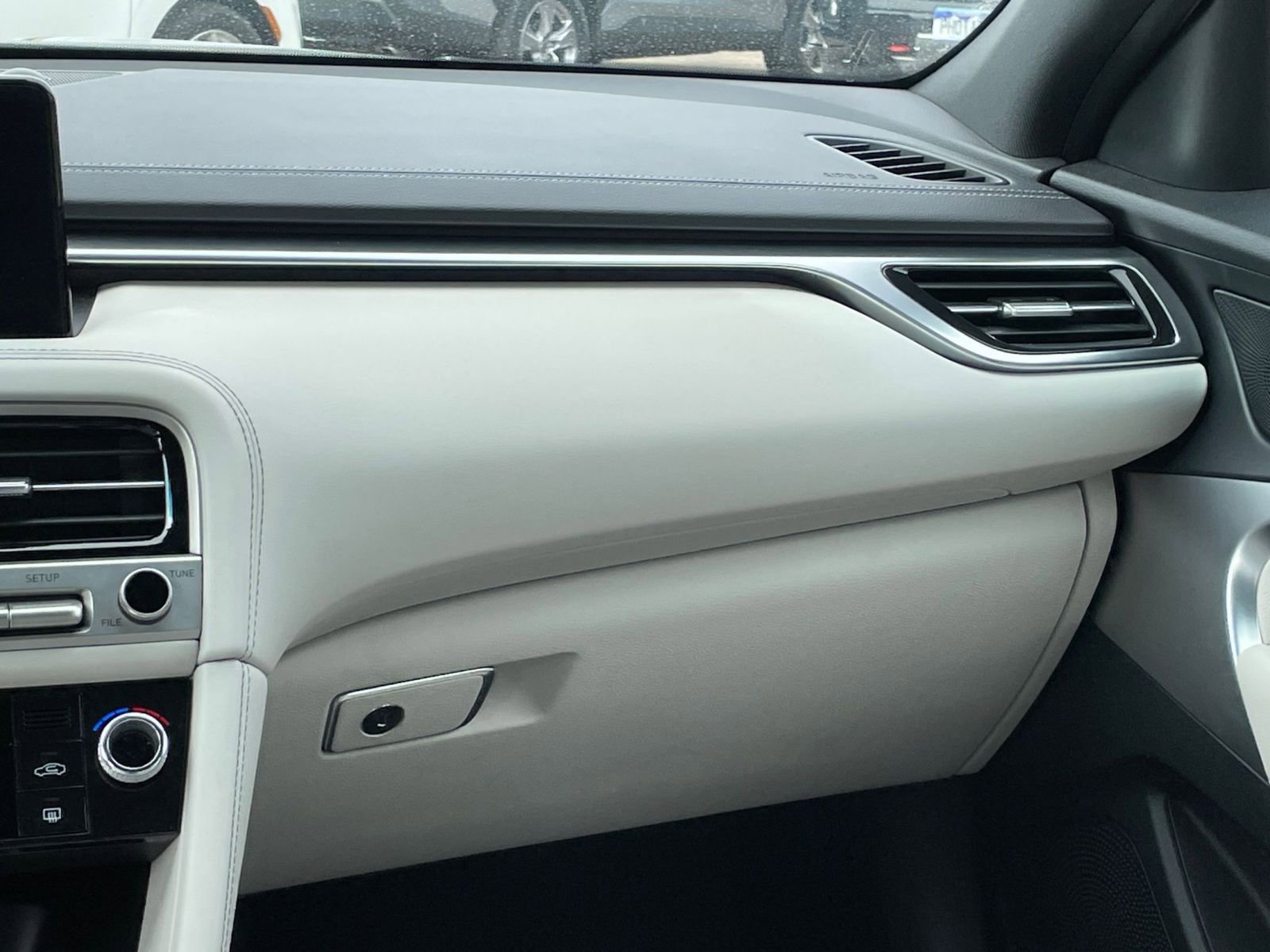 Used 2025 Genesis G70 2.5T image 38