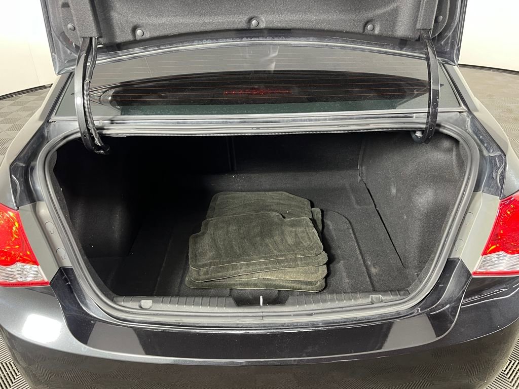 Used 2015 Chevrolet Cruze LT w/ Technology Package image 42