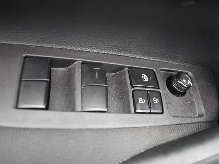 Used 2025 Toyota Corolla LE image 20